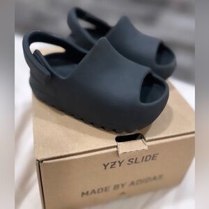 Yeezy toddlers sandals